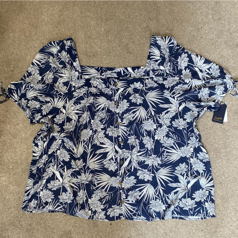 Angels Blue Floral Square Neck Short Sleeve Blouse Size 3X